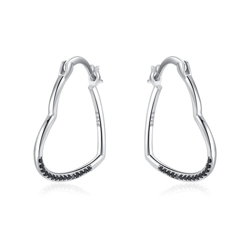 Collier Créatif en Zircon en Forme de Cœur Creux, Élégance et Amour