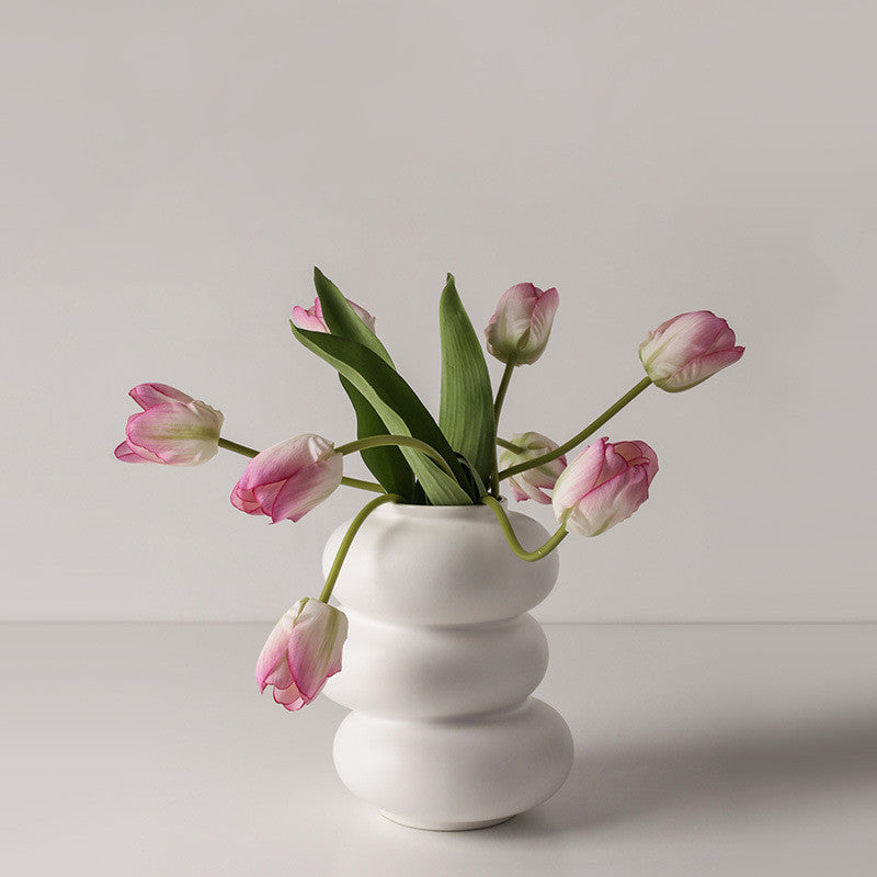 Vase en céramique blanc en forme de donut créatif