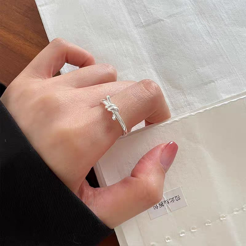 Bague Ouverte Nœud en Argent 999 Sterling, Style Minimaliste et Discret, Parfaite au Quotidien, pour Rendez-vous & Cadeau Idéal Saint-Valentin