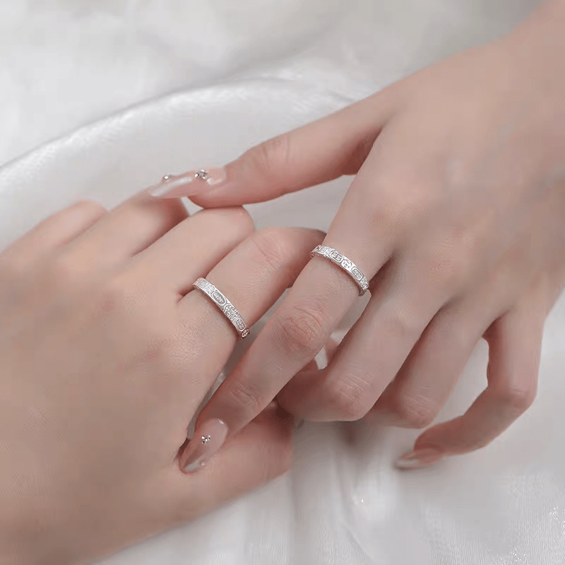 1 Paire de Bagues Couple en Argent 999 Gravées Totem Porte - Bonheur, Style Rétro Minimaliste, Idéales pour Porter Quotidien et Cadeau de Saint - Valentin - IVOIRART.COM