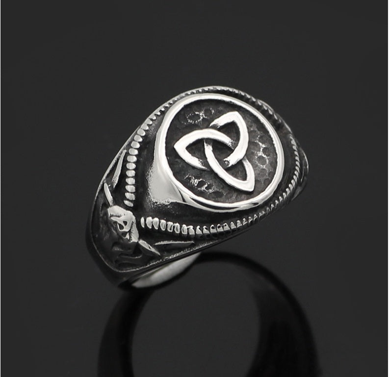 Bague dominatrice vintage pour homme