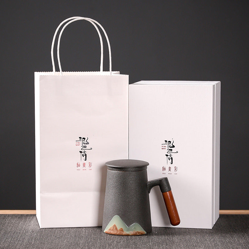 Tasse peinte à la main Factory Creative Yuanshan avec poigné en bois, tasse à thé en céramique avec couvercle et filtre, trois pièces, bureau, maison