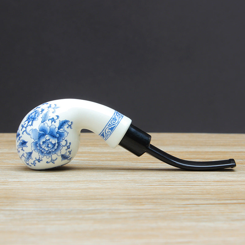 Pipe en porcelaine bleue et blanche