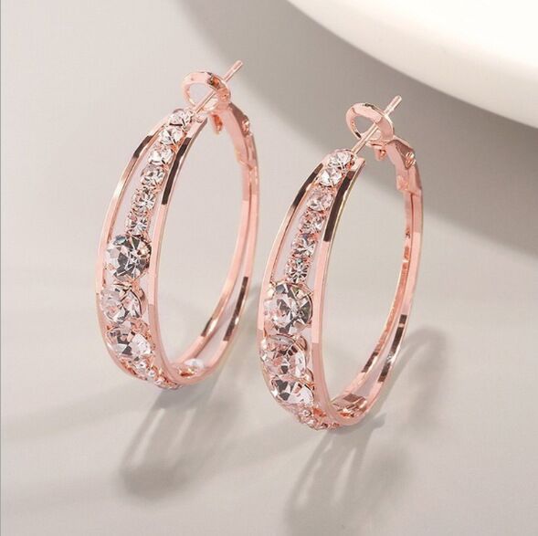Boucles d'oreilles à mosaïque perforées européennes et américaines pour femmes en alliage tendance