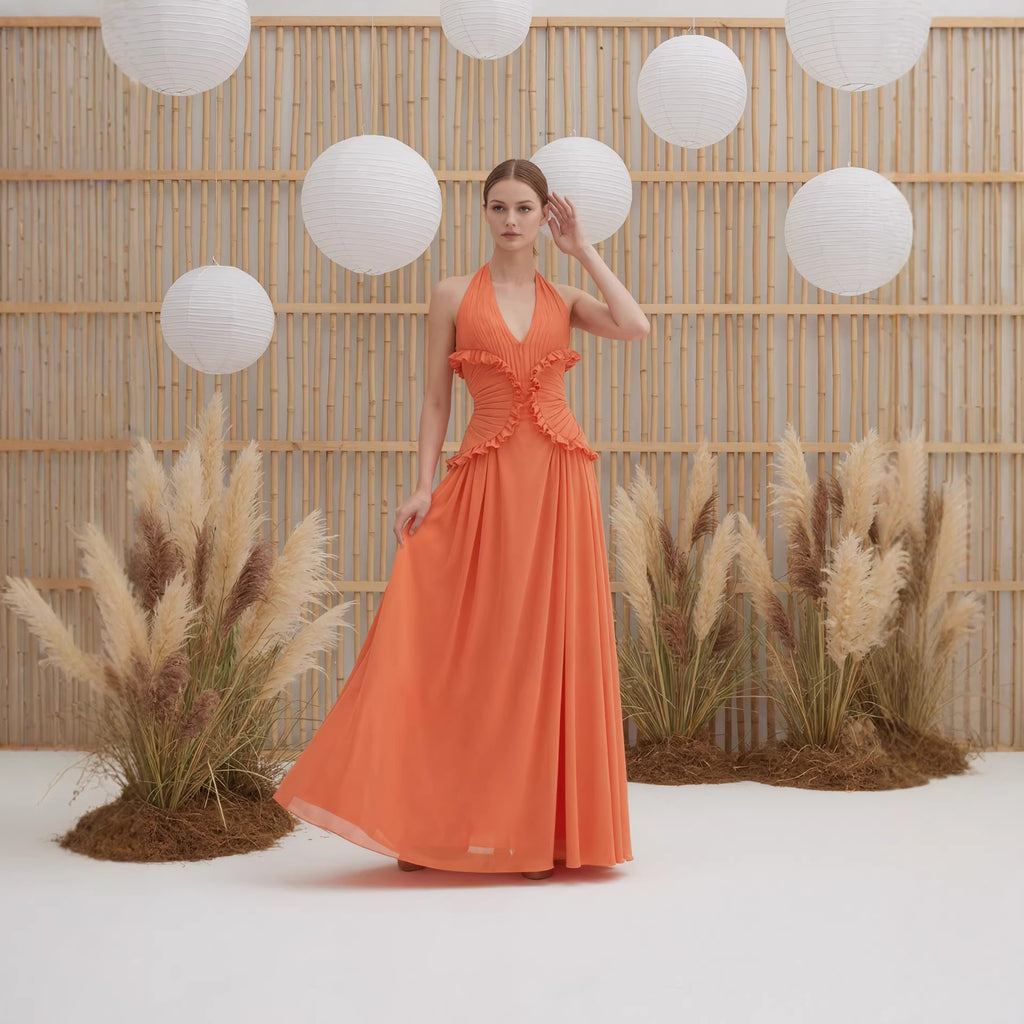 Robe longue à encolure halter avec découpe ajourée, élégance orange taille M