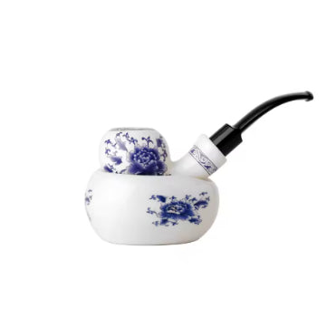 Pipe en porcelaine bleue et blanche
