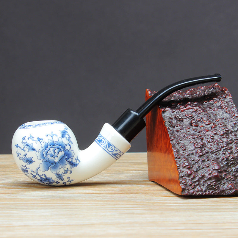 Pipe en porcelaine bleue et blanche
