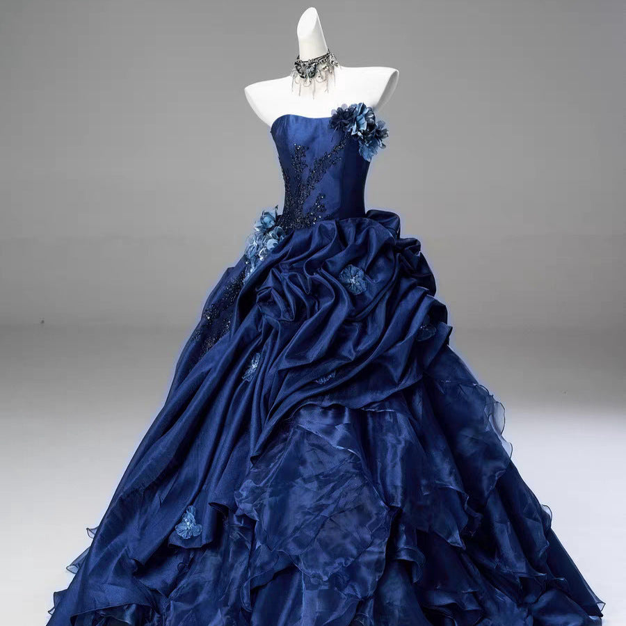 Robe de bal bustier bleue haut de gamme finement ornée pour soirées et banquets
