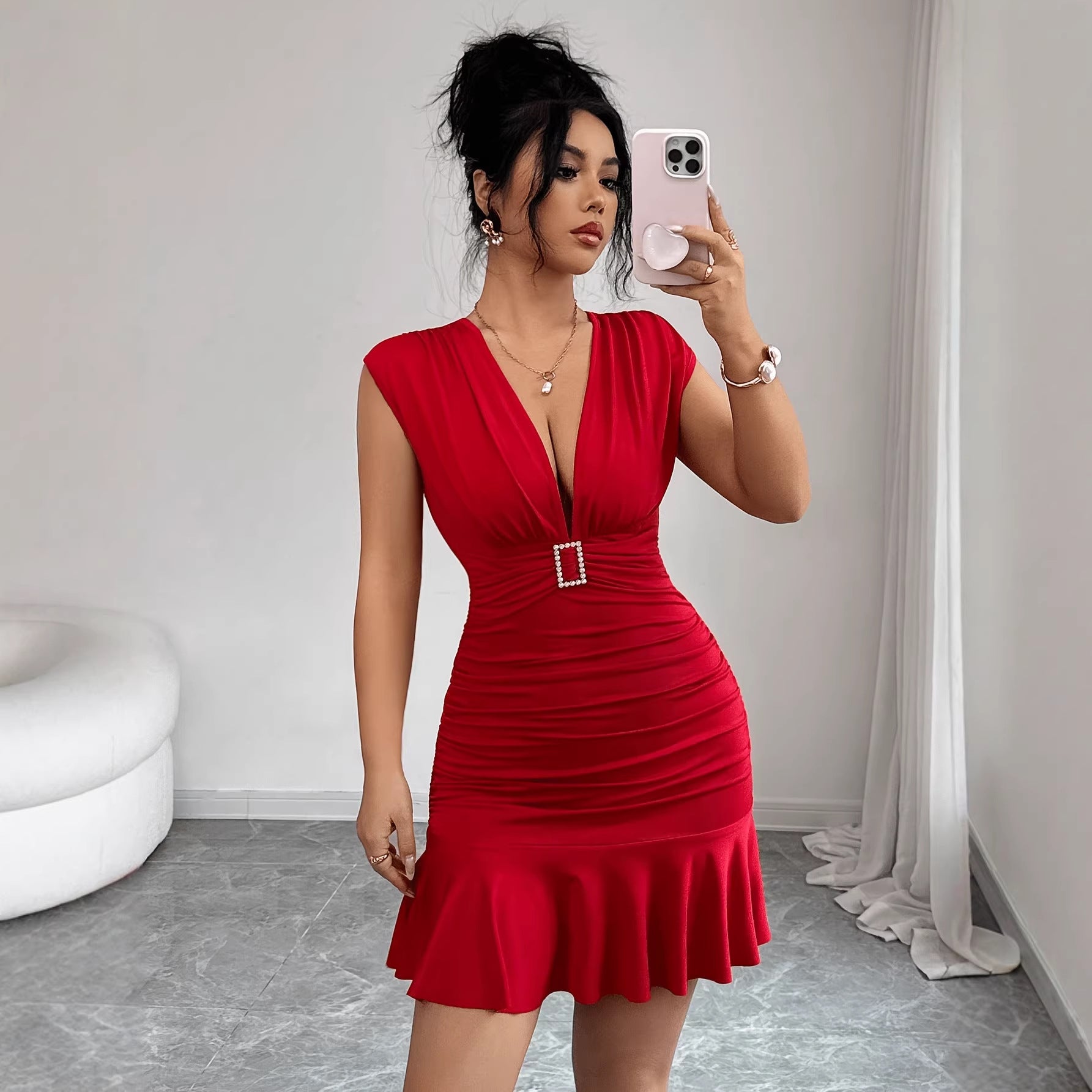 Robe courte ajustée pour femme avec ourlet queue de poisson, style mini rouge