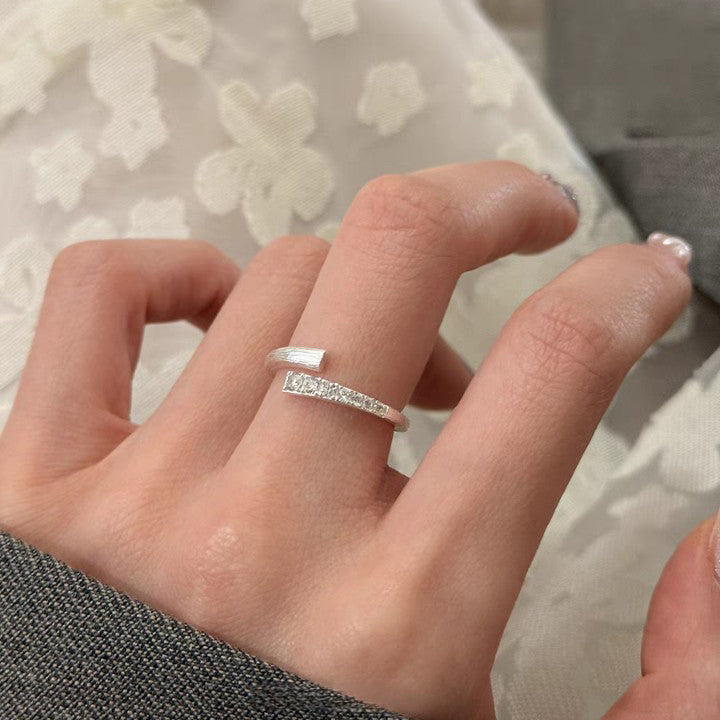 Bague Ouverte Tordue en Argent Sterling 999 Pave de Zircon, Style Minimaliste et Luxe, Parfaite pour le Quotidien, les Rendez-vous et Cadeaux, Idée Cadeau Saint-Valentin