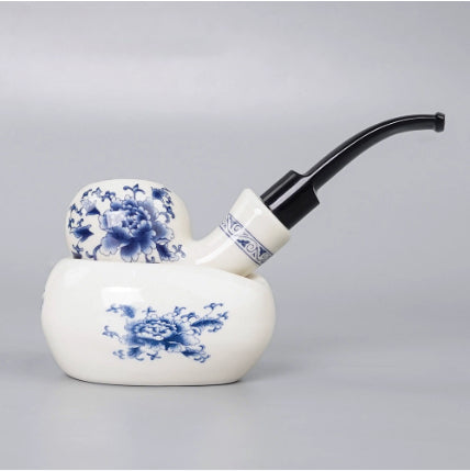 Pipe en porcelaine bleue et blanche