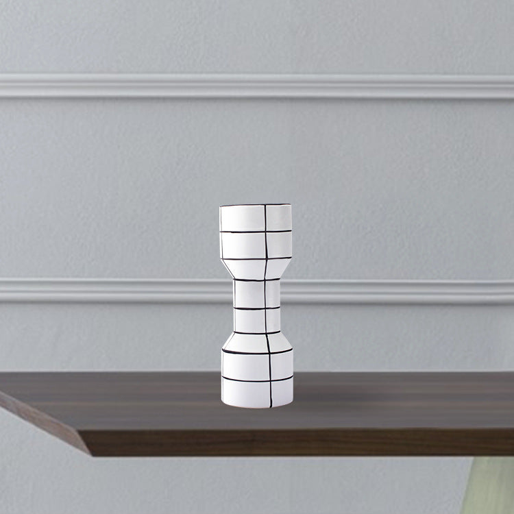 Vase en céramique blanche nordique moderne simple créatif avec motif rayé, ornement fait main pour décoration intérieure