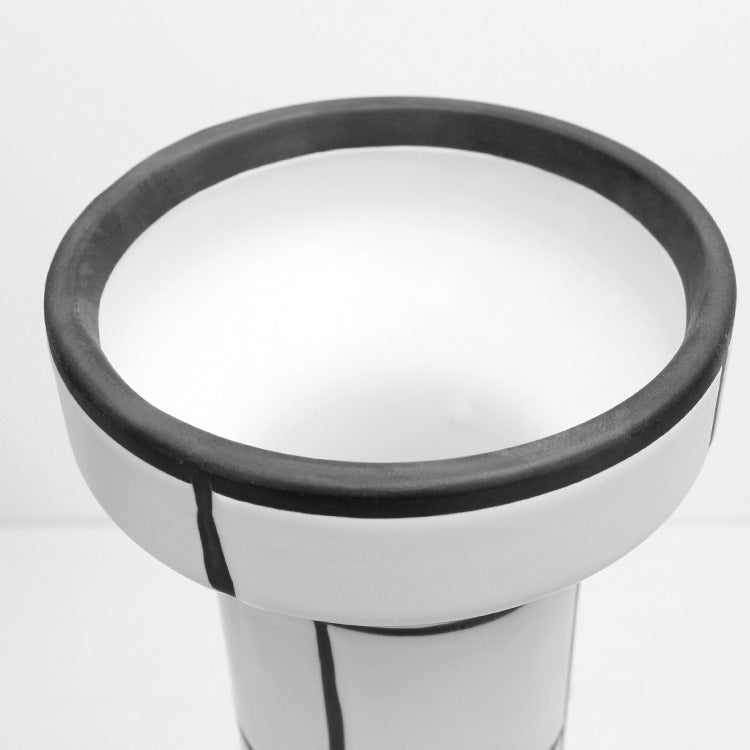 Vase en céramique blanche nordique moderne simple créatif avec motif rayé, ornement fait main pour décoration intérieure