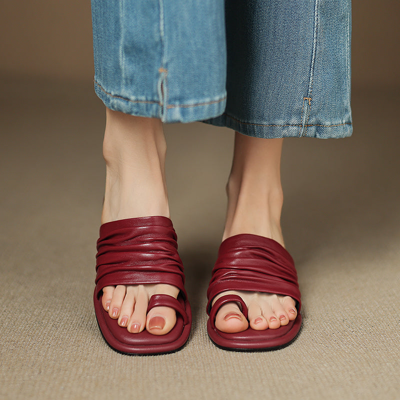 Mules artisanales pour femmes en peau de mouton véritable, talon bloc et boucle orteil