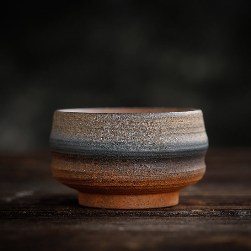 Tasses à thé japonaises anciennes en céramique faites à la main