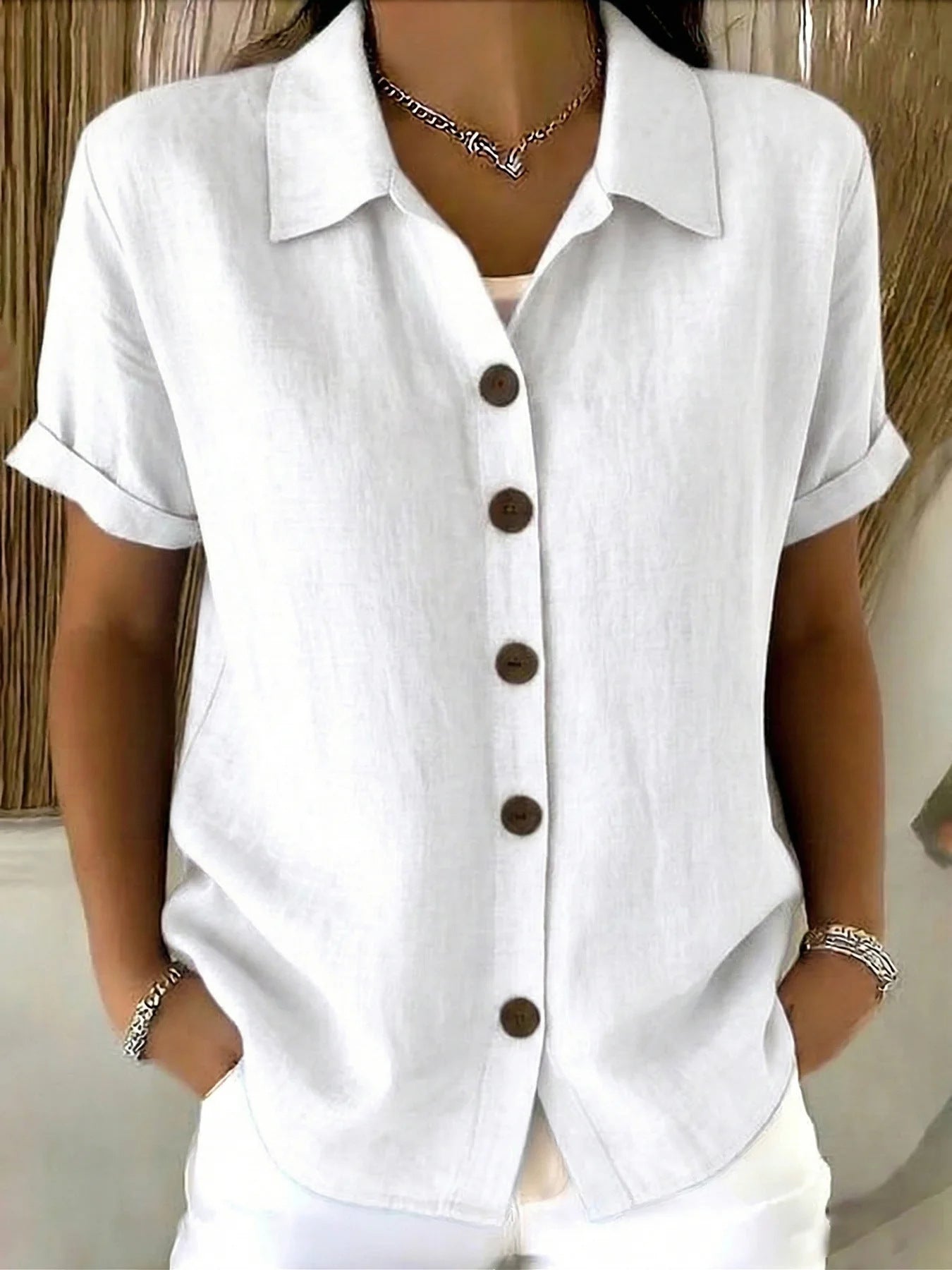 Chemise Femme à Manches Longues avec Boutons au Col pour un Style Élégant