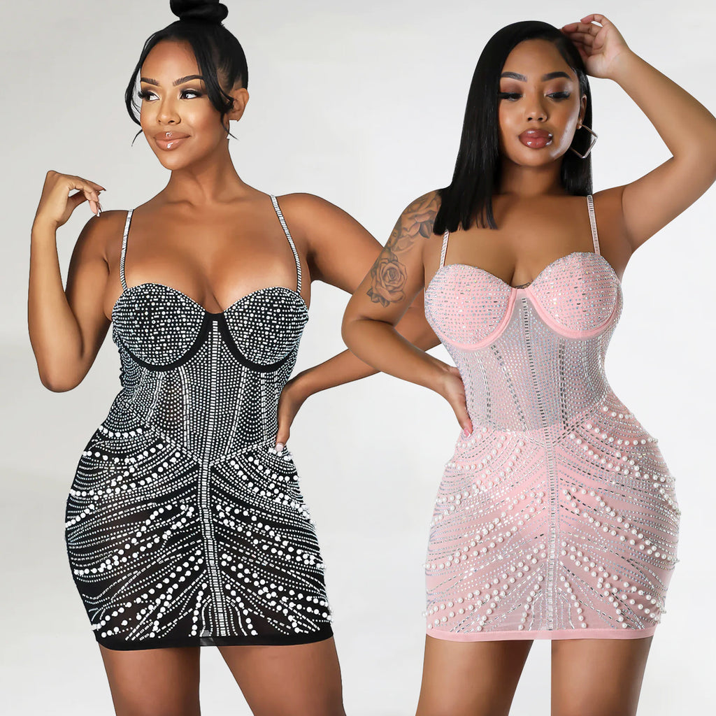 Robe moulante en maille filet ornée de strass - Élégance sexy et moderne