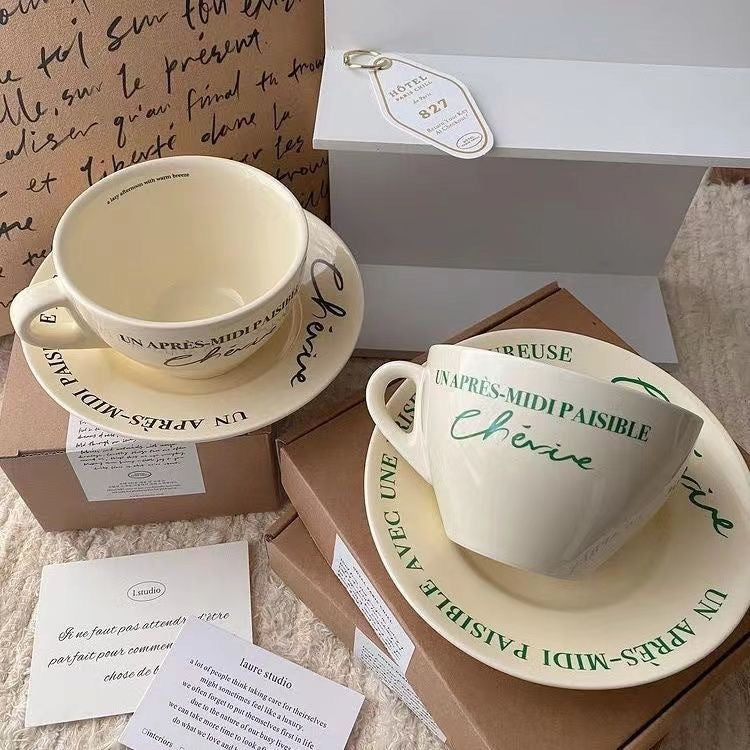 Ensemble de Tasse à Café et Soucoupe en Céramique Vintage Française