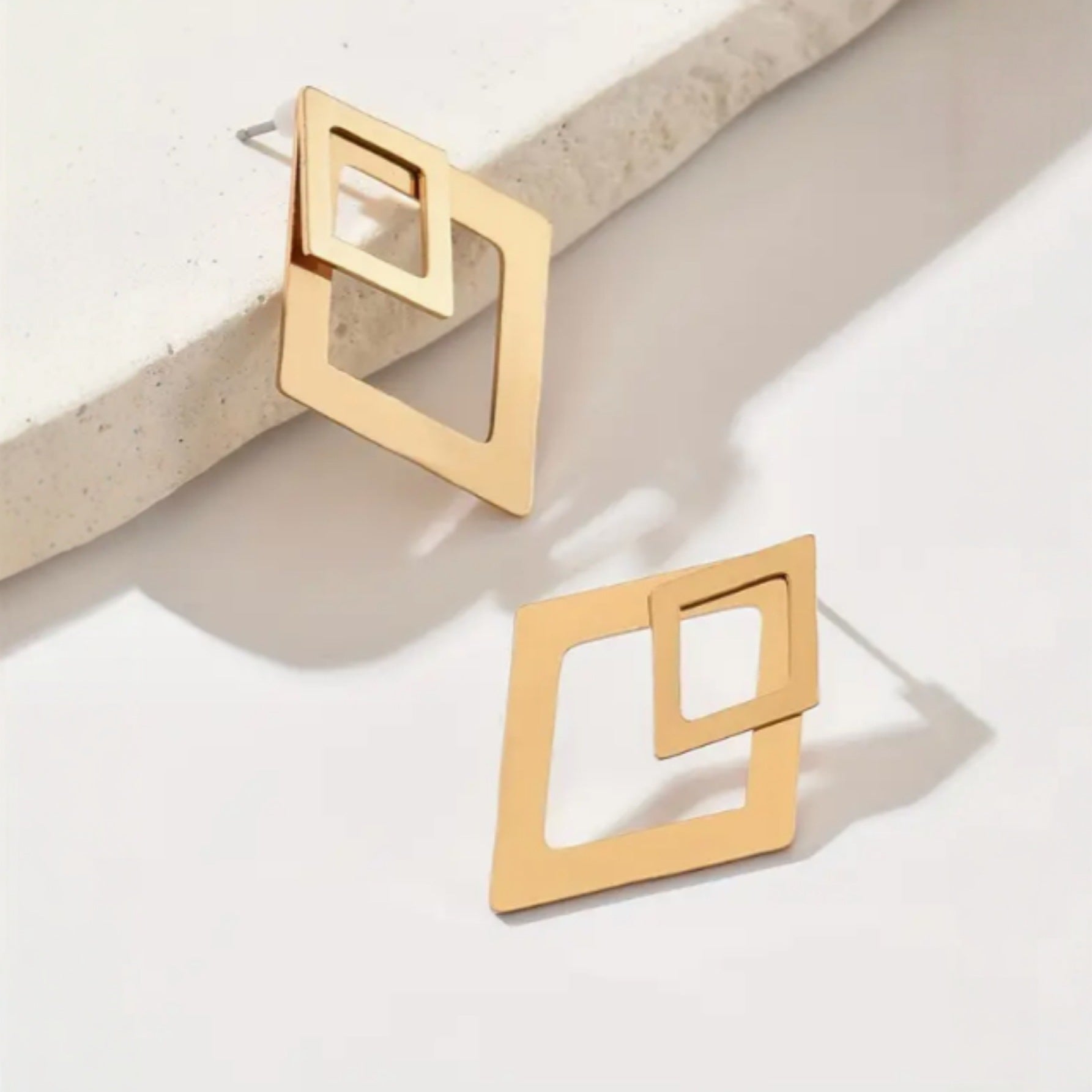 Boucles d’oreilles simples en forme de losange de style européen et américain pour femmes