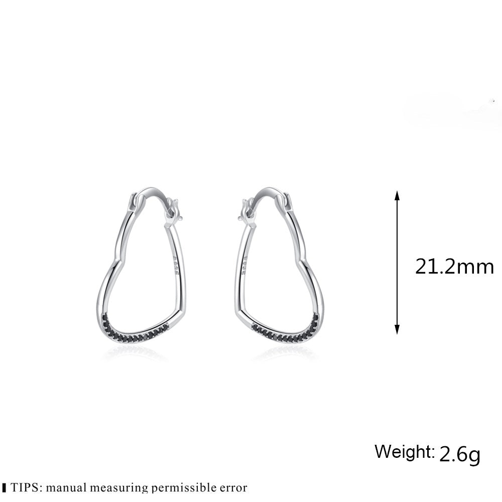 Collier Créatif en Zircon en Forme de Cœur Creux, Élégance et Amour