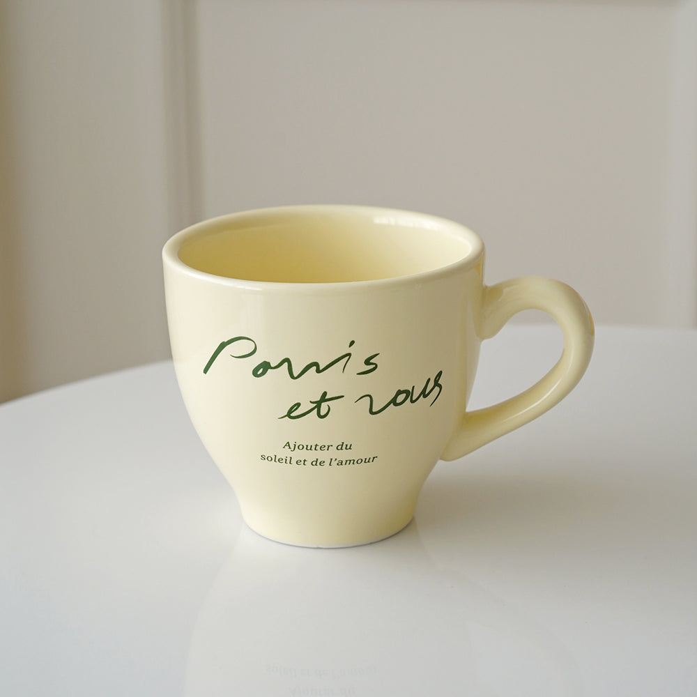 Assiette à café rétro française en crème