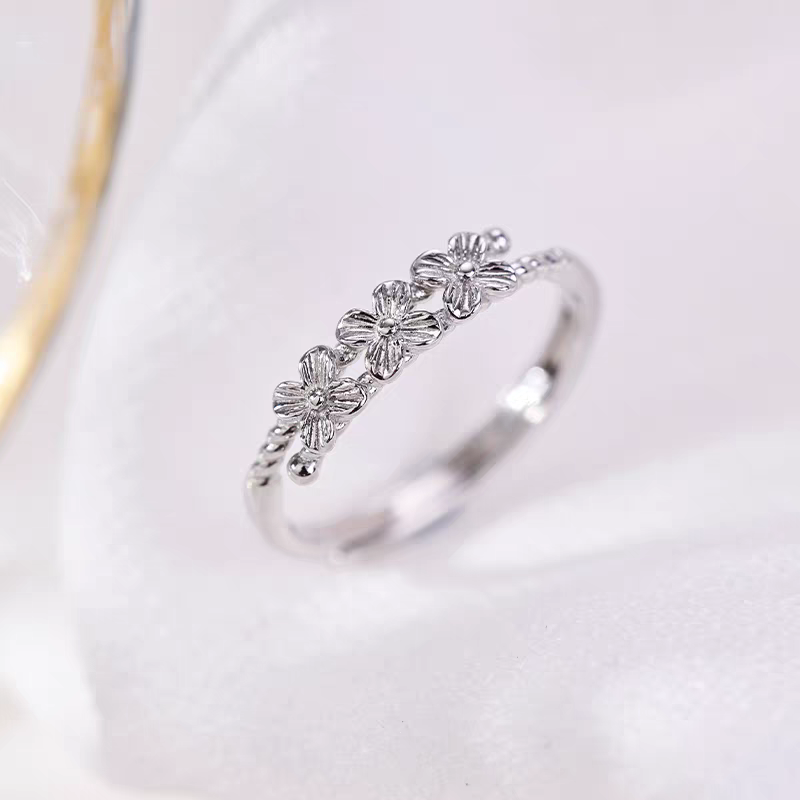 Bague Ouverte Torsadée Trois Fleurs en Argent 999, Style Doux et Délicat, Parfaite Quotidien, Rendez-vous & Cadeau, Idéal Saint-Valentin