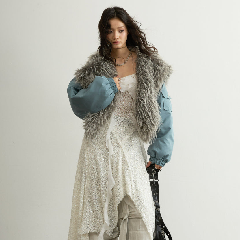 Veste courte taille haute style aviateur avec capuche et col en fourrure