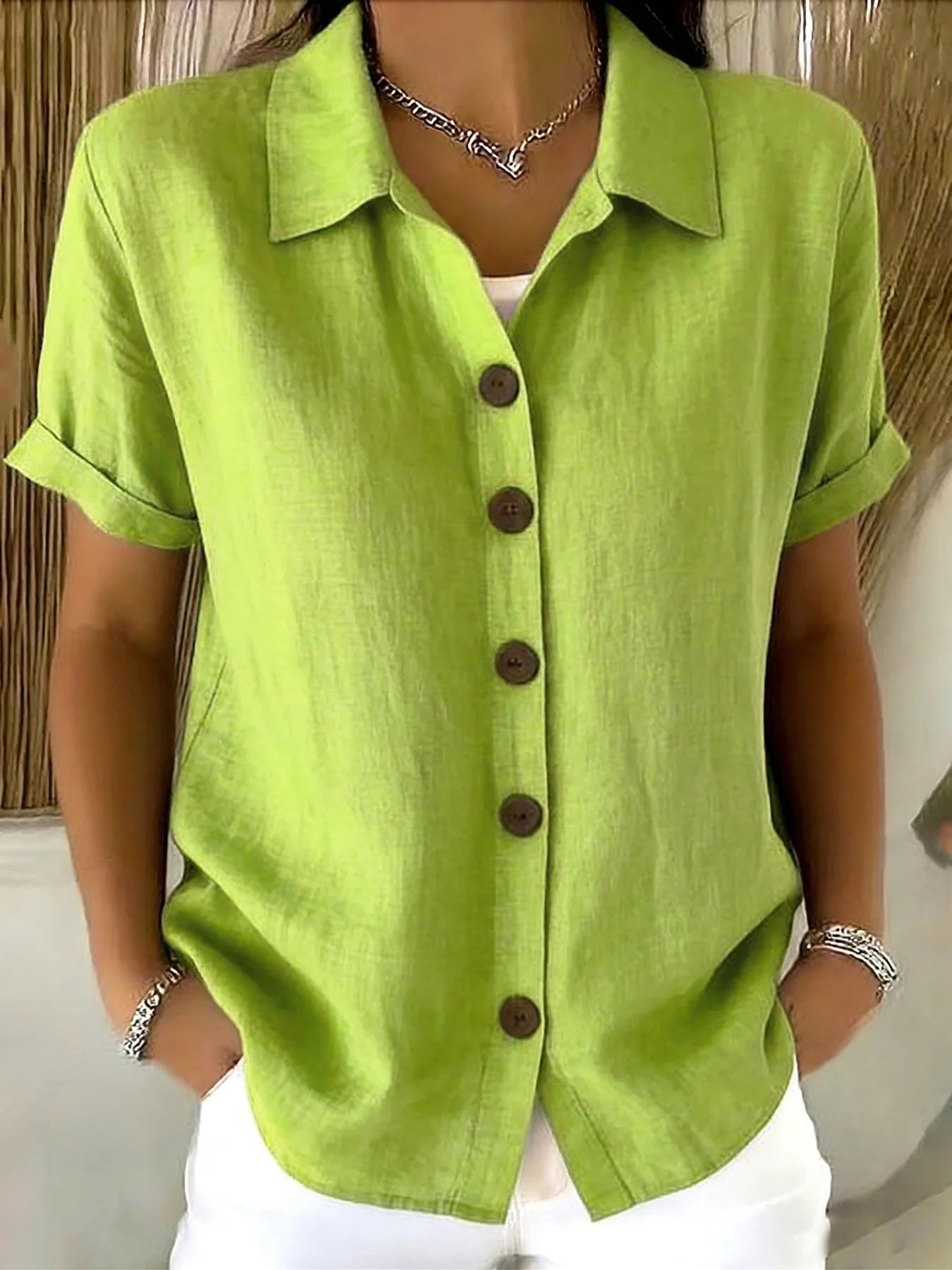 Chemise Femme à Manches Longues avec Boutons au Col pour un Style Élégant