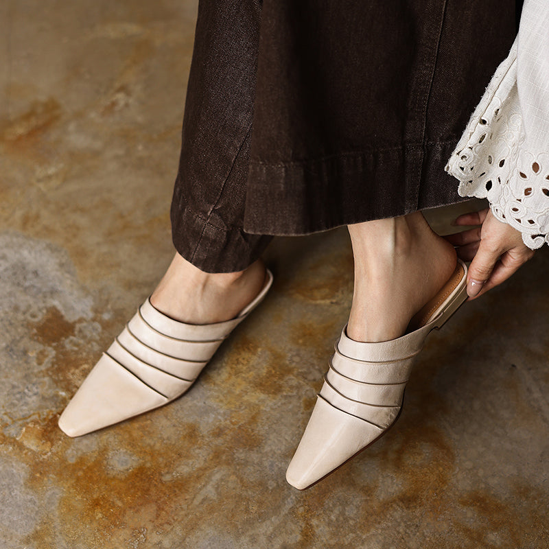 Mules artisanales pour femme en cuir pleine fleur de mouton froncé, talon bas carré