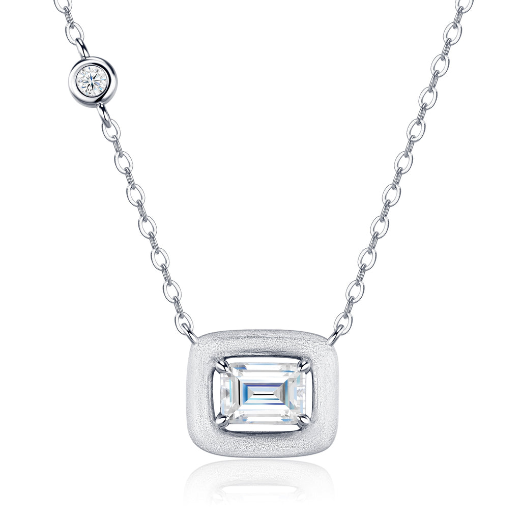 Collier Femme en Argent Sterling 925 avec Moissanite Taille Émeraude, Pendentif Carré Givré D Couleur Clarté VVS1, Plaqué Platine 2,9g, Coffret Cadeau Luxe