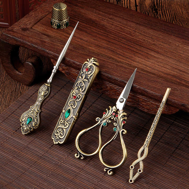 European-style Retro Affordable Luxury Inlaid With Phoenix Tail Scissors Set