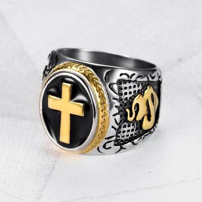 Bague croix pour homme en acier titane avec finition époxy, élégante et robuste - IVOIRART.COM