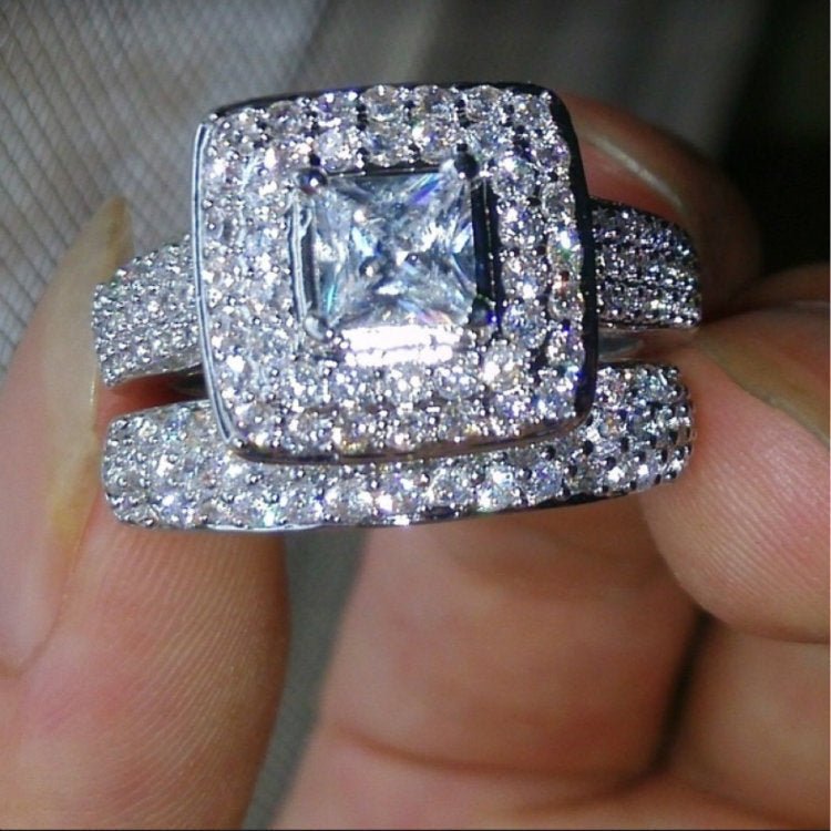 Bague de Couple en Zircon Blanc Élégante pour un Lien Unique et Raffiné - IVOIRART.COM