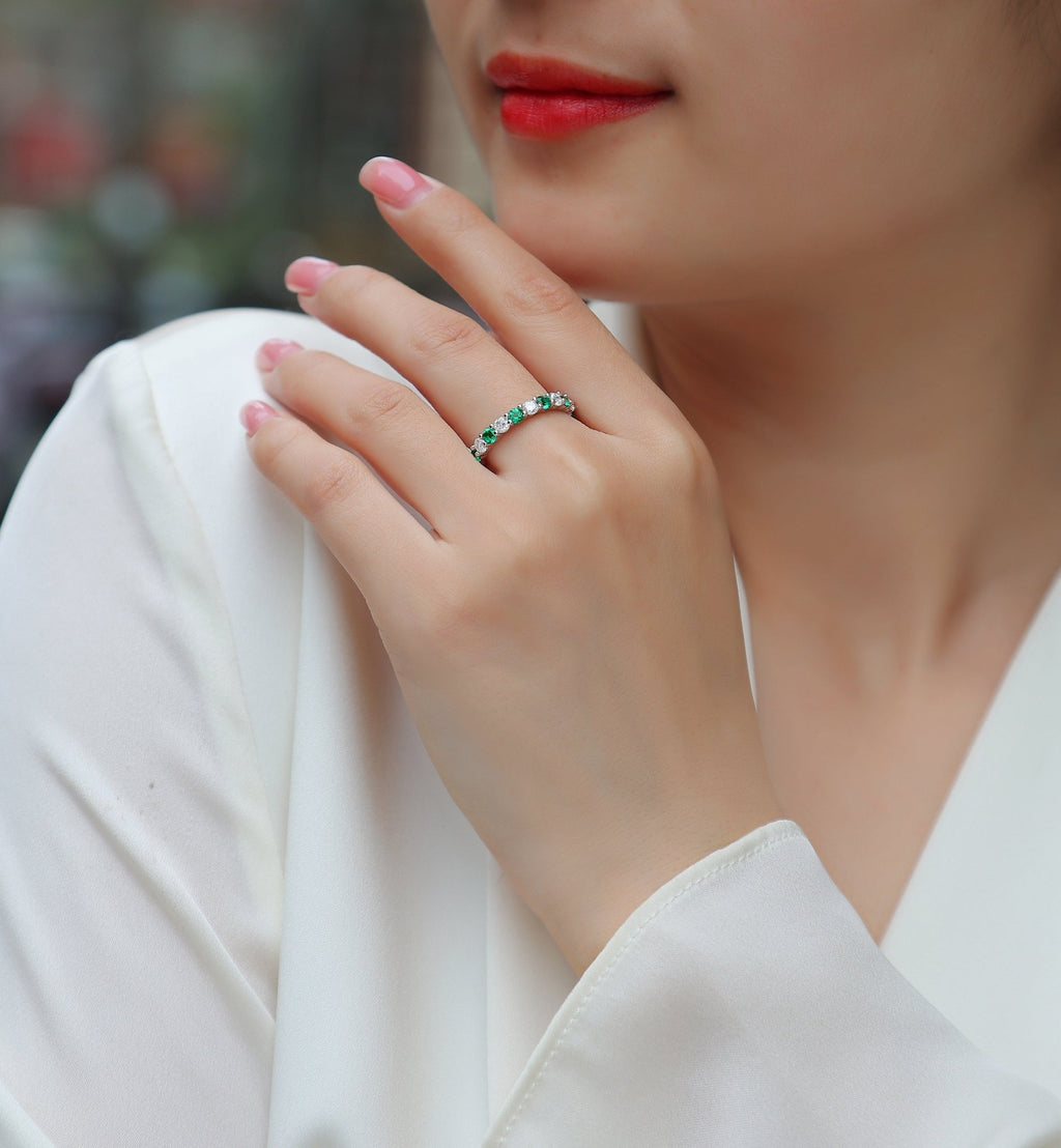 Bague d'Éternité 2,4g en Argent S925 Plaqué Platine, Pierres Vertes et Blanches Alternées - IVOIRART.COM