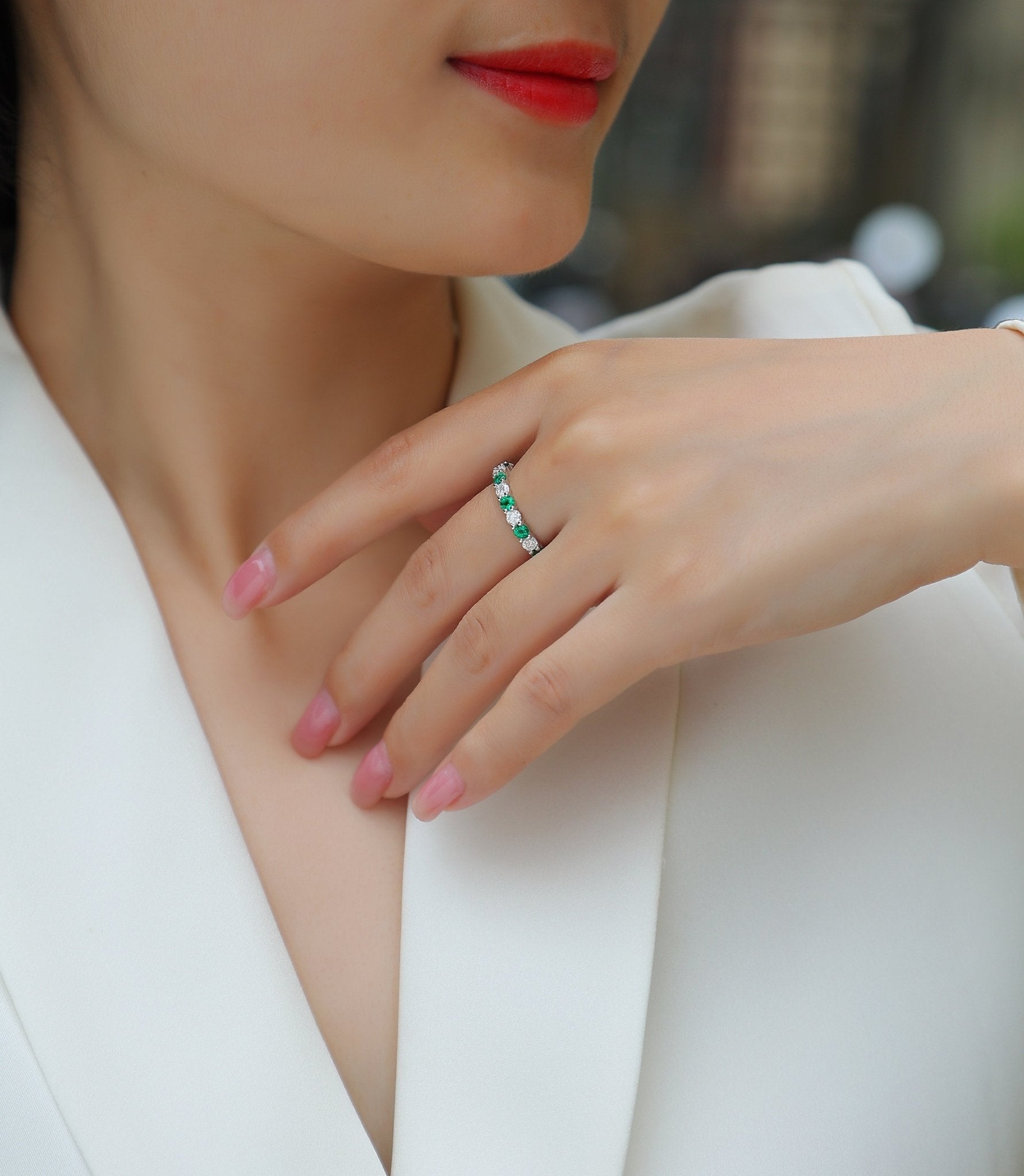 Bague d'Éternité 2,4g en Argent S925 Plaqué Platine, Pierres Vertes et Blanches Alternées - IVOIRART.COM