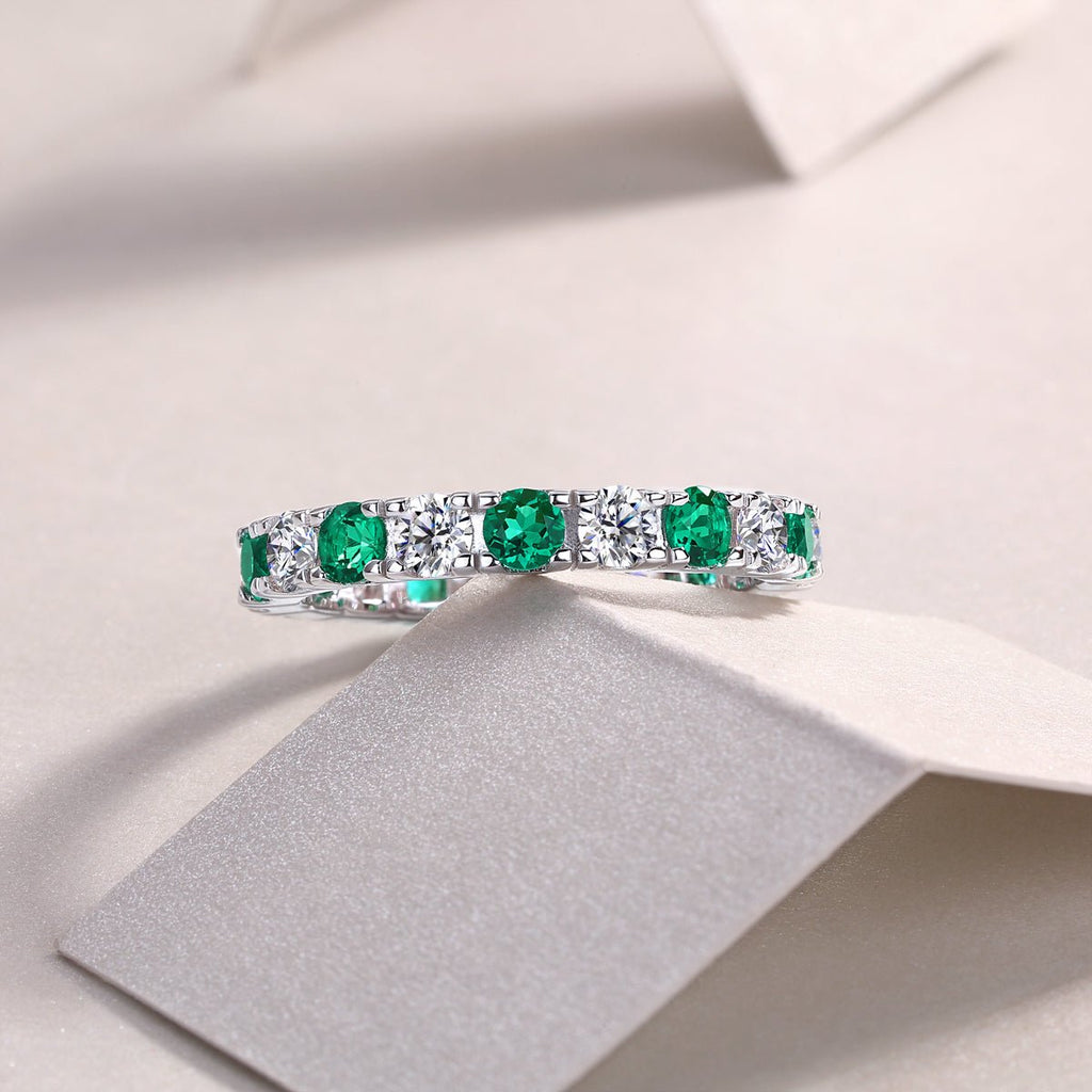 Bague d'éternité alternée en argent S925 plaqué platine 2,4 g, pierres vertes et blanches, anneau complet délicat empilable pour femmes, coffret cadeau bijou - IVOIRART.COM