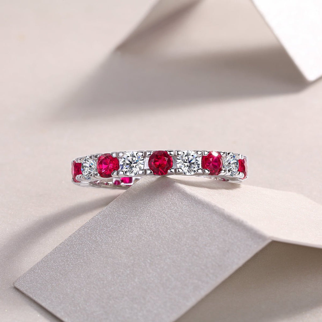 Bague d'éternité en argent S925 plaqué platine 2,4g avec rubis synthétique et pierres blanches - bague délicate empilable pour femme - IVOIRART.COM