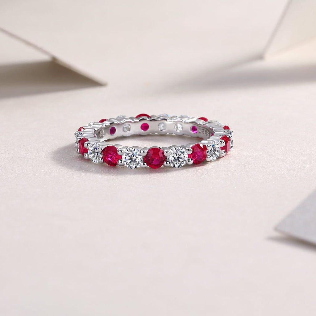 Bague d'éternité en argent sterling S925 2,4g plaqué platine avec rubis synthétiques et pierres blanches, anneau délicat ajouré, cadeau bijou femme - IVOIRART.COM