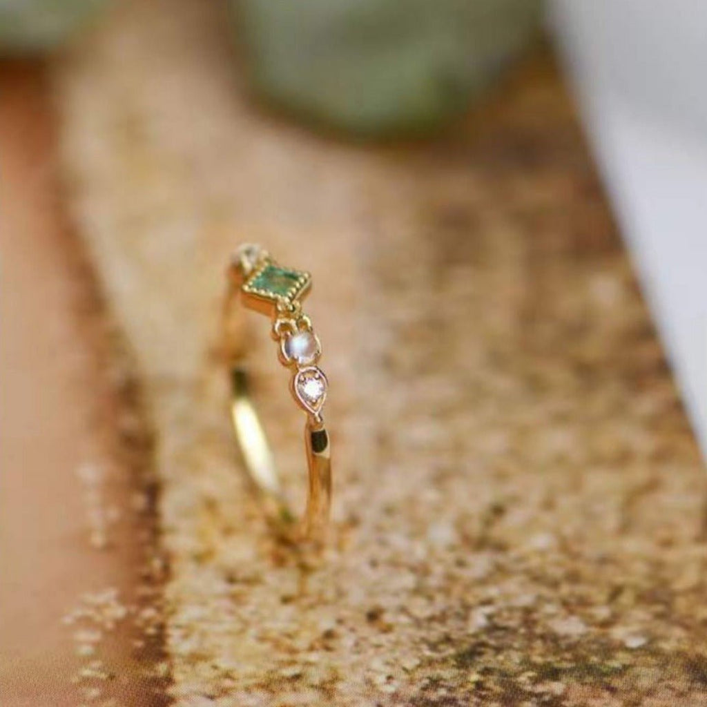 Bague Élégante à Monture Fine en Pierre de Lune pour Femmes, Tous Styles - IVOIRART.COM