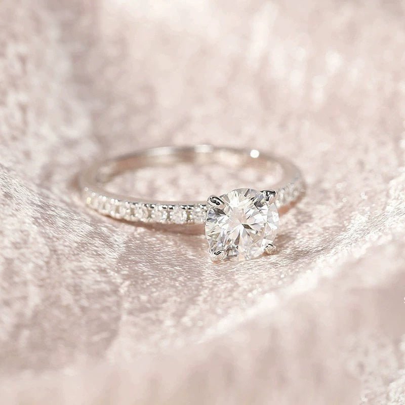 Bague Femme Décontractée à Sertissage Quatre Griffes en Zircone Cubique - IVOIRART.COM