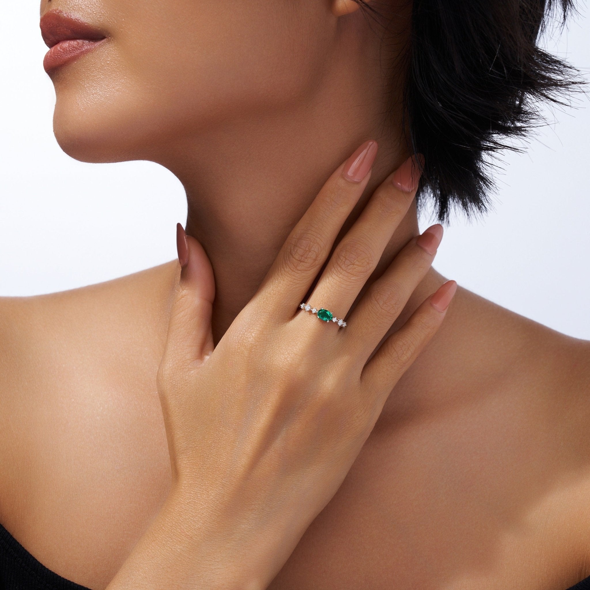 Bague fine en argent S925 1,2 g plaquée platine avec émeraude octogonale - IVOIRART.COM