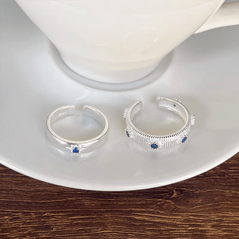 Bague fine en argent sterling 999 brossé avec zircon bleu, style rétro élégant - IVOIRART.COM