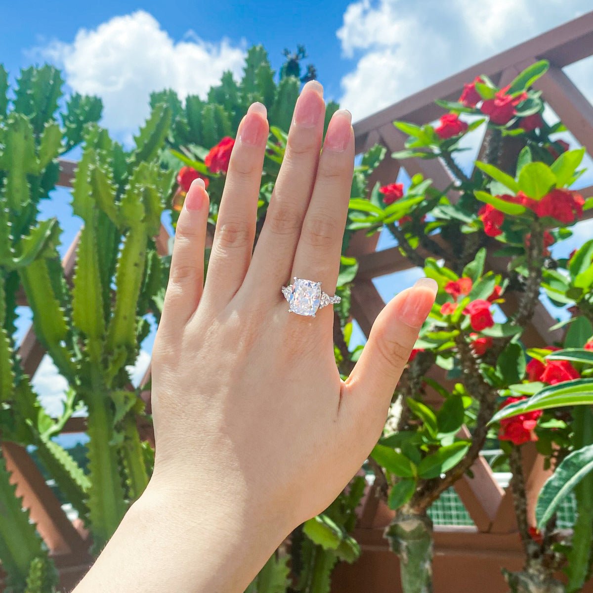 Bague Géométrique Rectangulaire en Zircone Cubique pour Femmes Élégantes - IVOIRART.COM