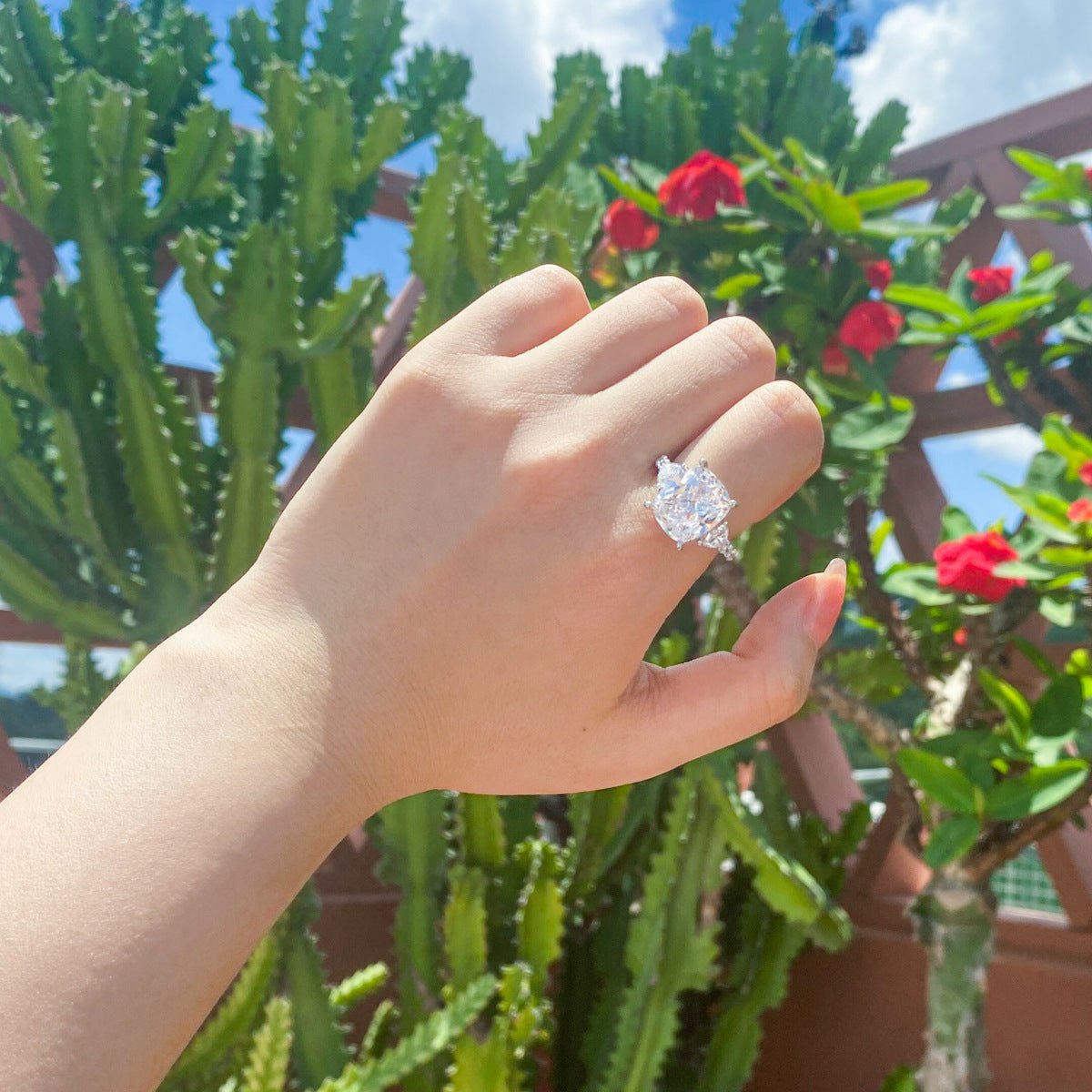 Bague Géométrique Rectangulaire en Zircone Cubique pour Femmes Élégantes - IVOIRART.COM
