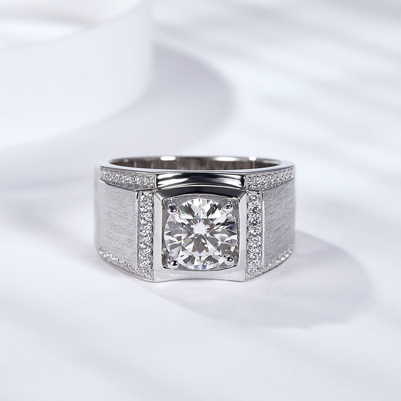 Bague Homme Moissanite 1 ou 2 Carats Argent S925 Large Finition Brossée - IVOIRART.COM