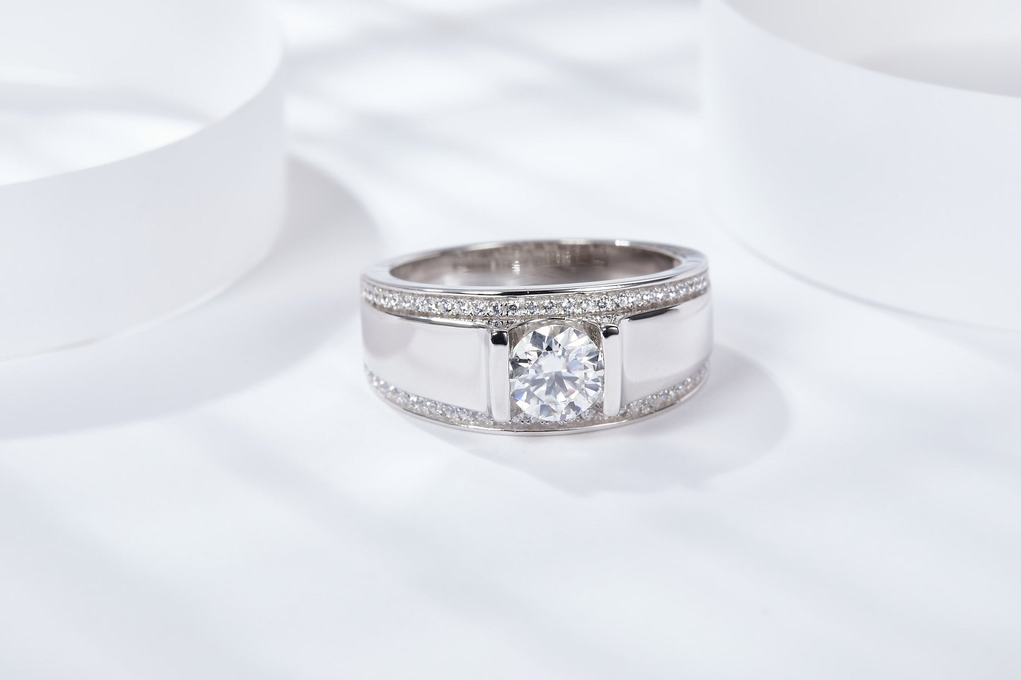 Bague Homme Moissanite S925 Argent Large Largeur Sertie Canaux Mariage GRA - IVOIRART.COM
