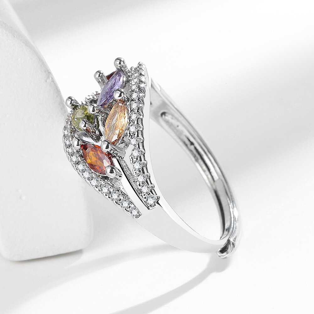 Bague légère de luxe personnalisée en pierres précieuses colorées, design raffiné et style manchette ouverte - IVOIRART.COM
