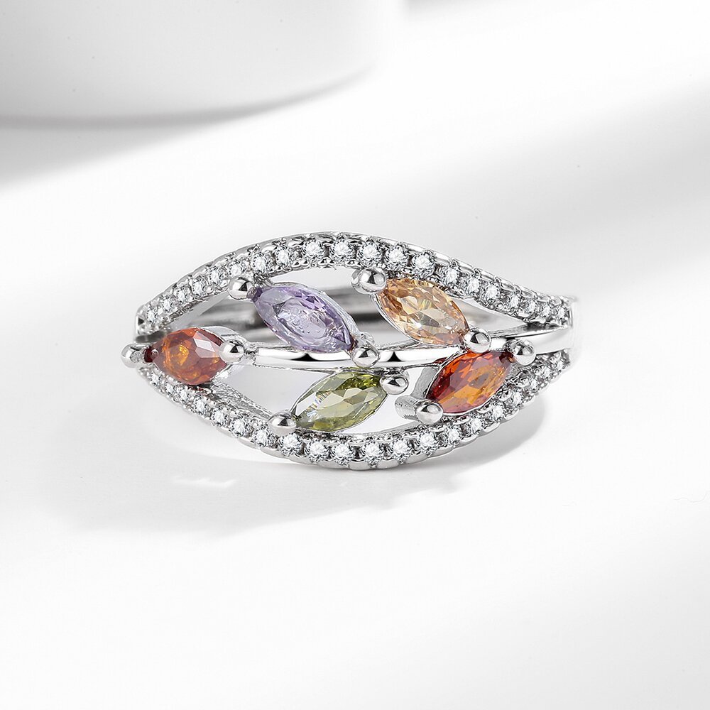Bague légère de luxe personnalisée en pierres précieuses colorées, design raffiné et style manchette ouverte - IVOIRART.COM