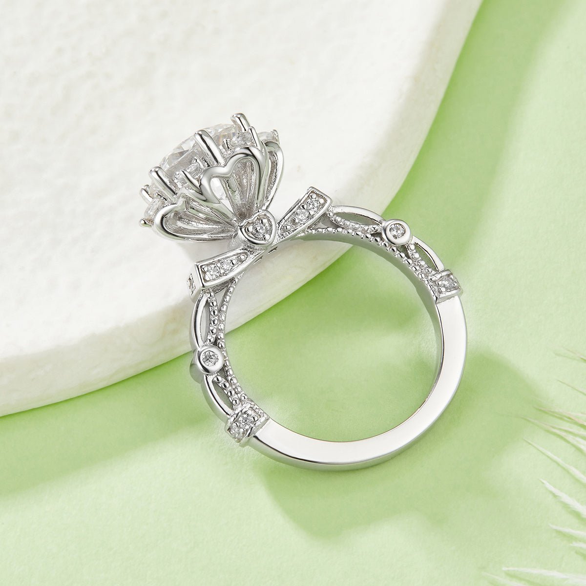 Bague Moissanite 2ct S925 plaquée platine 8mm D-VVS1 Halo étoile US 5-9 et boîte - IVOIRART.COM