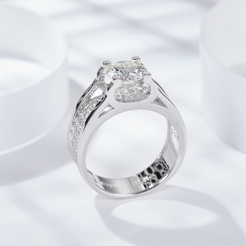 Bague Moissanite S925 large, 1/2ct D-VVS1, shank fendu pavé, plaqué platine, 5-9. - IVOIRART.COM